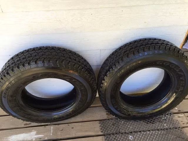 Neumáticos Goodyear en buen estado