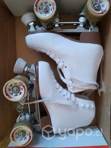 Patines casi nuevos talla 22, precio conversable
