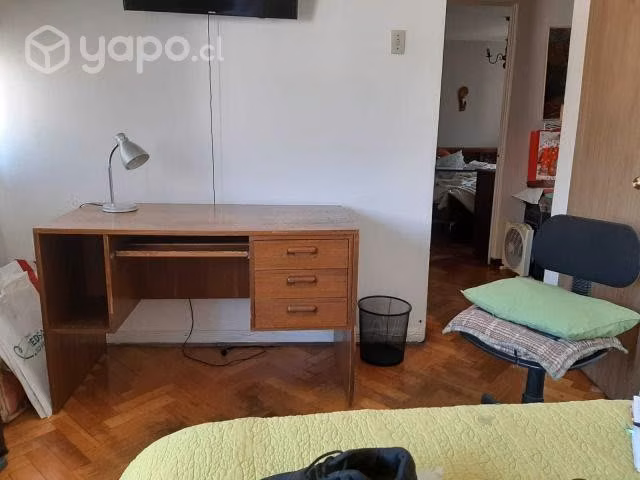 Escritorio de madera - Imagen 2