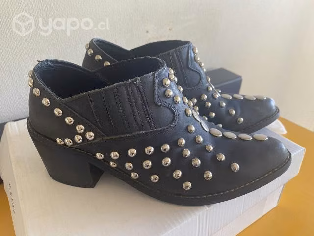 Botines marca ramonas, cuero nacional N37