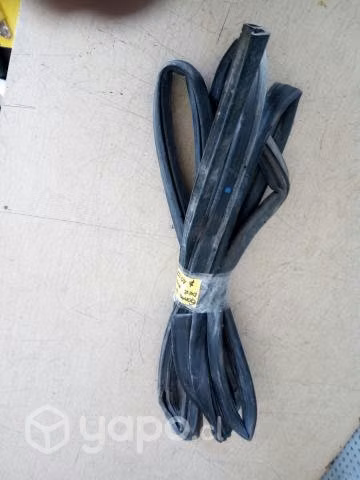 Goma contorno puerta trasera derecha Kia Sorento 2