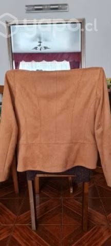Chaqueta  .