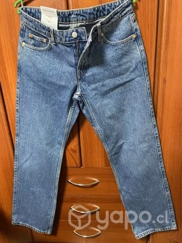Jeans mom tiro corto, talla 42 aprox nuevo