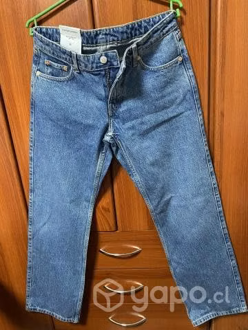 Jeans mom tiro corto, talla 42 aprox nuevo