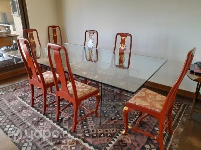 Mesa de comedor y sillas