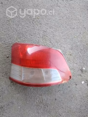 Foco trasero Toyota Yaris izquierdo