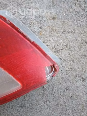 Foco trasero Toyota Yaris izquierdo