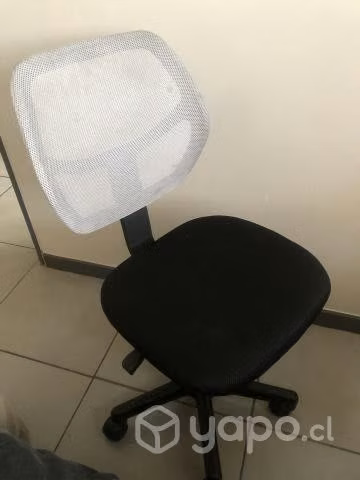 Escritorio con repisa más silla - Imagen 4