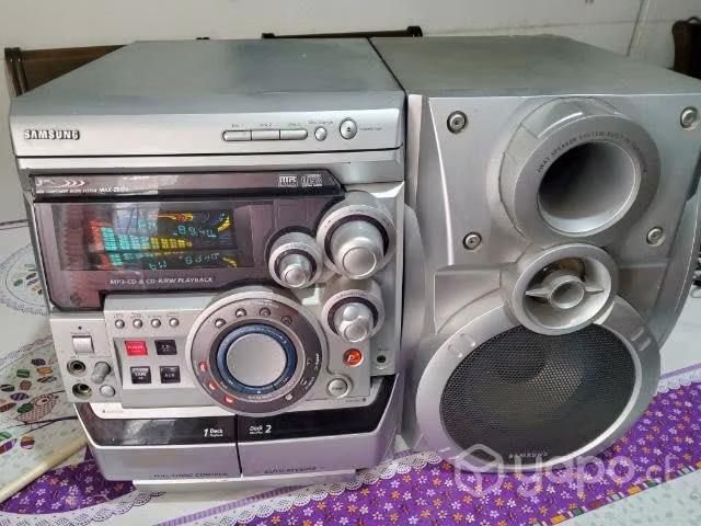 Equipos y radios con cd y cassettes, operativos