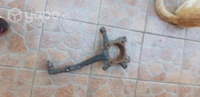 Muñon delantero original Toyota hilux 2010