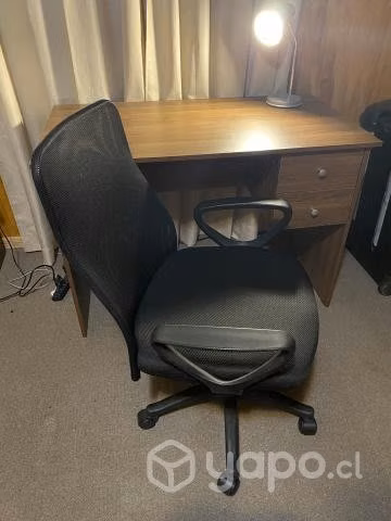 Escritorio y silla de estudios