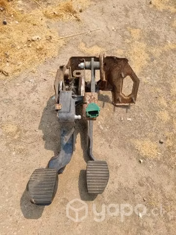 Pedales de embrague y freno peugeot 308 año 2017