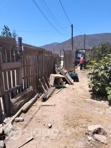Terreno con casa construida agua y luz - Imagen 4