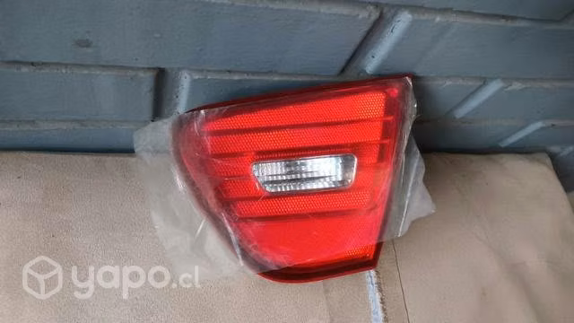 Foco derecho de maleta Hyundai Elantra 2007-2011