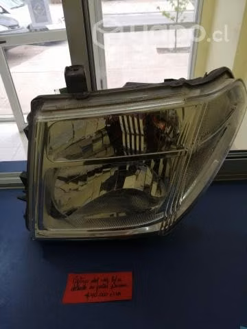 Optico delantero izquierdo con detalle en gancho N