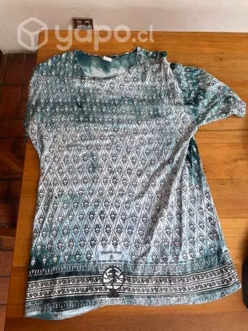 Polera rara Talla L/XL - Imagen 2
