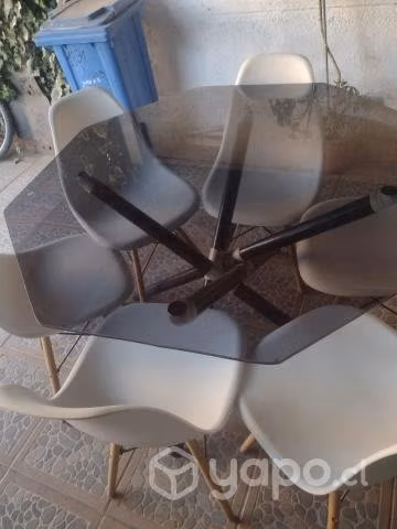 Comedor OCTÁGONO con sillas EAMS