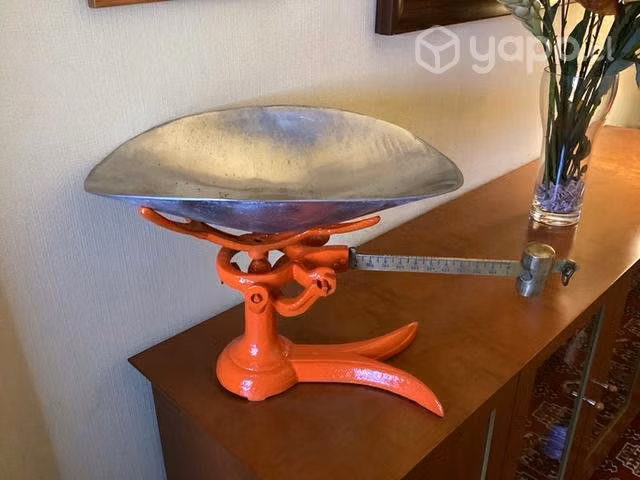 Linda pesa balanza antigua pata de gallo naranja