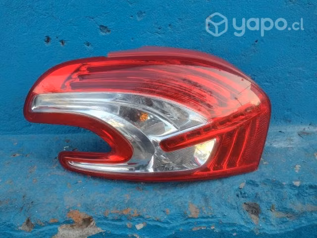 Foco trasero izq peugeot 