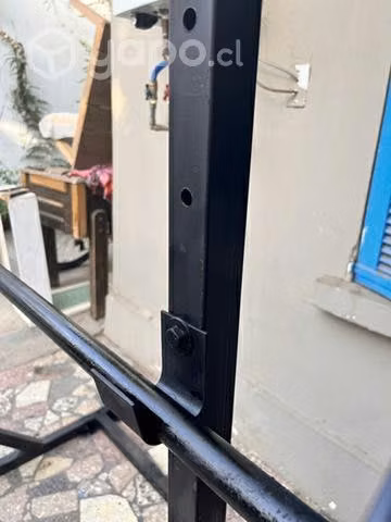 Half rack + Banco reclinable + Barra + 95kg discos