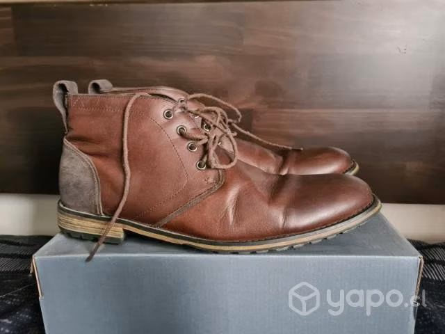 Botín hush puppies talla 13 ya en buen estado