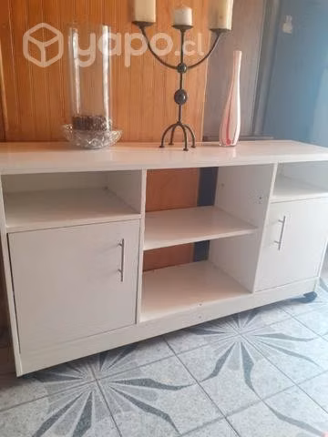 Hermoso rack de TV con ruedas