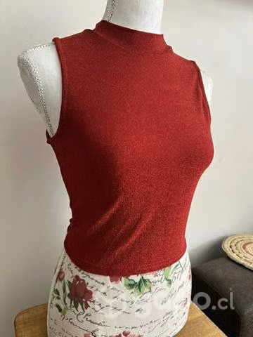 Polera roja de brillantes - Imagen 3