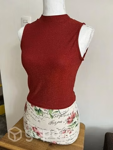 Polera roja de brillantes - Imagen 2