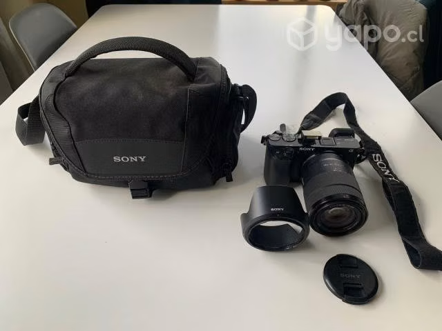 Cámara Sony A6300 4k + Lente E 3.5 - 5.6 / 18 - 13