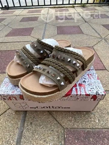 sandalias marca Gotta