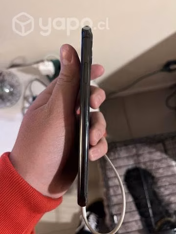 iPhone 11 Pro Max 256 gb con detalle - Imagen 5