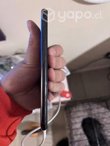 iPhone 11 Pro Max 256 gb con detalle - Imagen 4