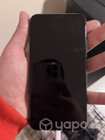 iPhone 11 Pro Max 256 gb con detalle - Imagen 3