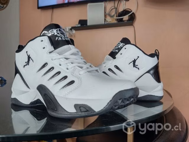 Zapatillas de basquetball NUEVAS