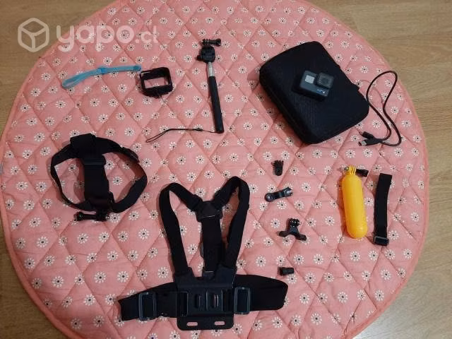 GoPro Hero 6 Black + Tarjeta 64 gb y Accesorios Re