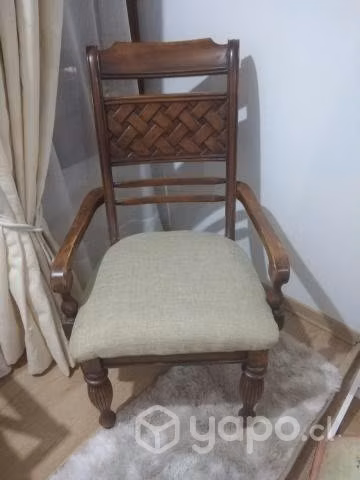 Fino sitial de madera