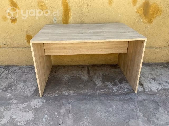 Escritorio Grande de madera.