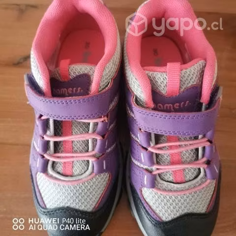 Zapatillas niñas nuevas número 32