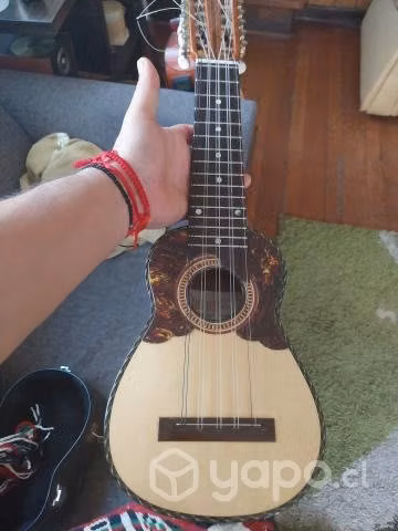 Charango electro acústico