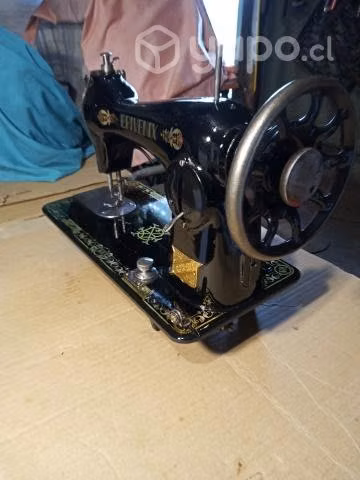 Maquina de coser antigua solo decoracion