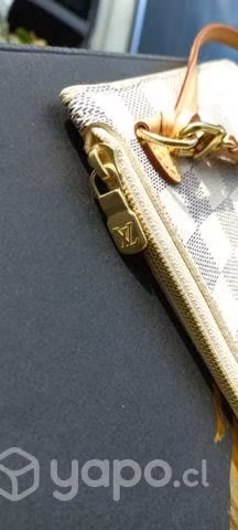 Cartera LV impecable conversable - Imagen 3