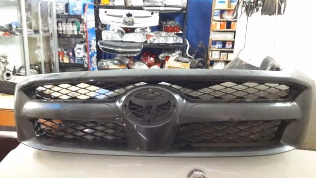 Máscara Toyota hilux 2008
