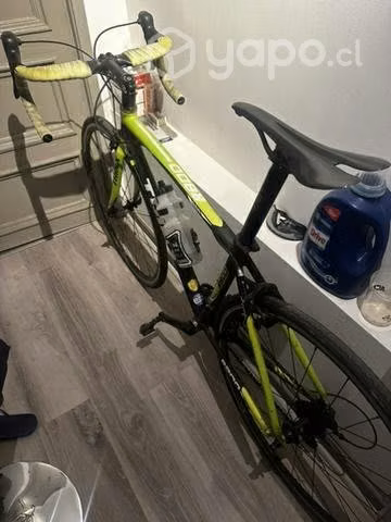 Bicicleta Ruta Trinx R800