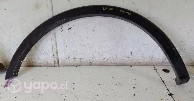 Moldura Pasa Rueda Delantera Izquierda (FFB188)