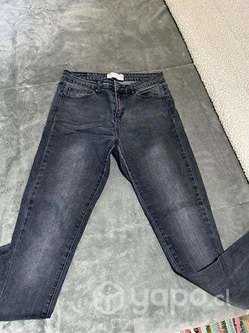Ropa juvenil en buen estado - Imagen 2