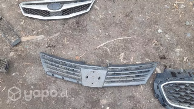 Mascara delantera original Nissan tiida 2012