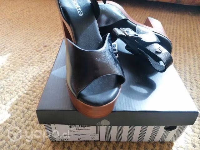 Sandalias Gotta Nuevas sin Uso n° 35