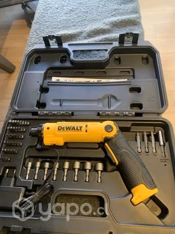 Dewalt Kit Atornillador + 45 Accesorios