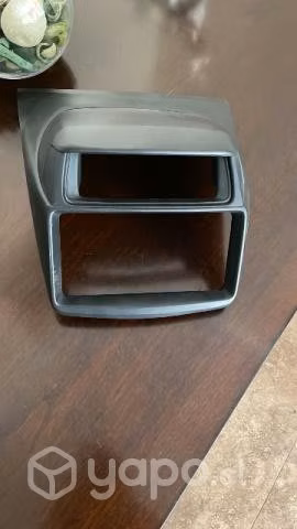 Bisel radio Mitsubishi L200