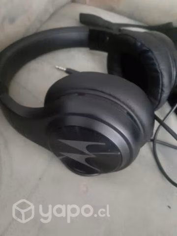 Billetera nueva y audífonos motorola